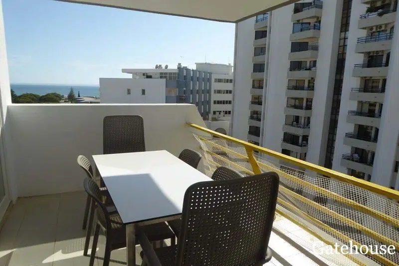 2 Bed Apartment For Sale In Vilamoura Algarve 98 1