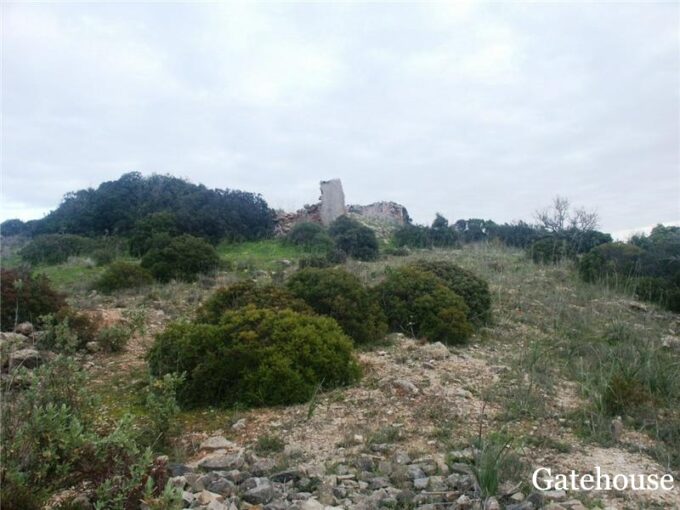 2 Baugrundstücke von 2.5 Hektar in der Nähe von Salema Beach Algarve 4
