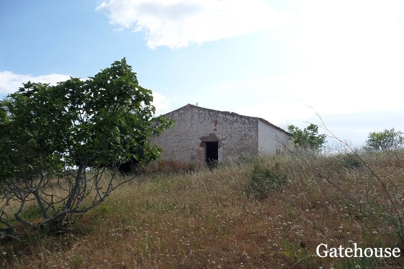 2.7 Hectare Plot With A Ruin For Sale In Guia Albufeira Algarve