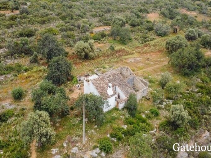 2.8 Hectare Plot With A Ruin In Estoi Algarve