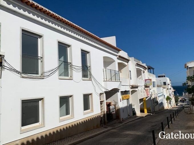 3 Bed Apartment Close To Luz Beach In Algarve
