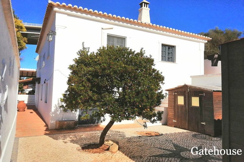 3 Bed Farmhouse 1.4 Hectares Alcantarilha Central Algarve