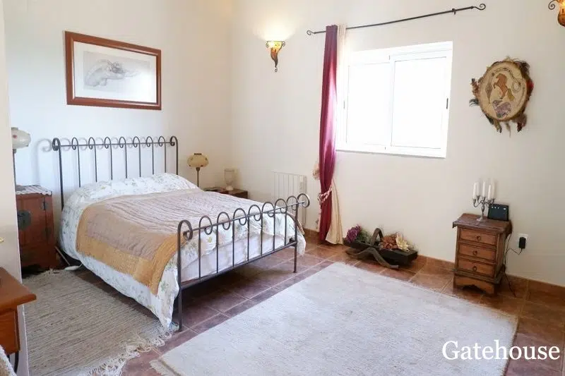 3 Bed One Level Villa With A 2120m2 Plot In Santa Barbara De Nexe Algarve09 1
