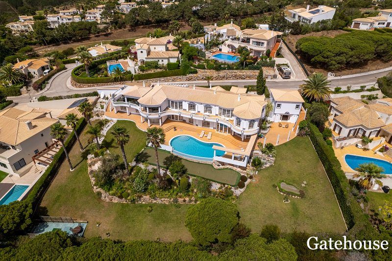 4 Bed Villa For Sale On Parque de Floresta Algarve