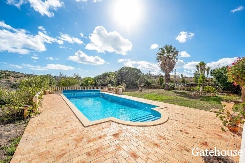 Moradia V7 à venda no Porto do Mós Lagos Algarve Propriedade Algarve