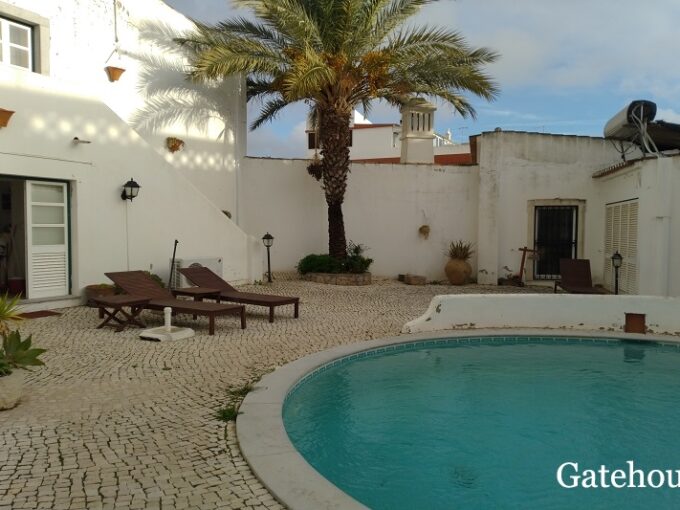 9 Bed Villa Ideal For A Guesthouse In Estoi Algarve