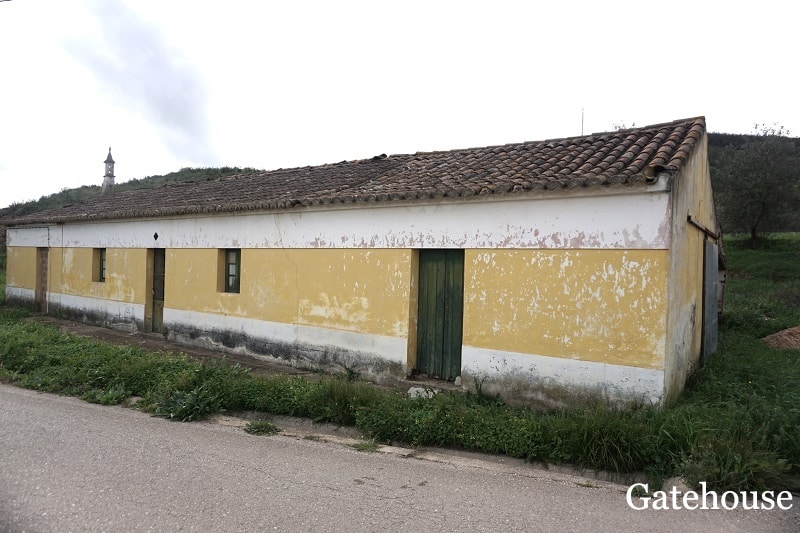 Algarve-Farm-With-4.5-Hectare-For-Renovation-In-Mexilhoeira-Grande-Portimao3