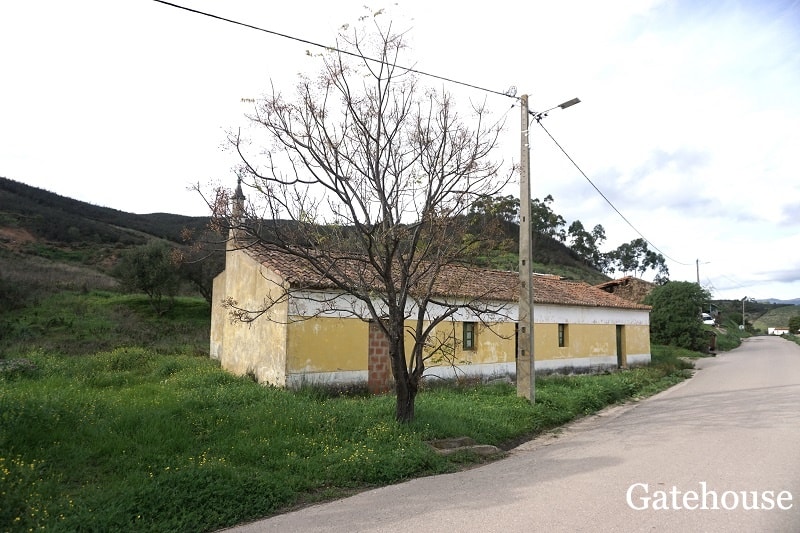 Algarve-Farm-With-4_0.5-Hectare-For-Renovation-In-Mexilhoeira-Grande-Portimao5
