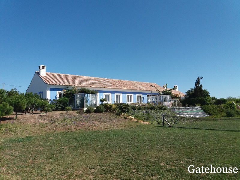 Algarve Farmhouse With Big Plot In Vila do Bispo