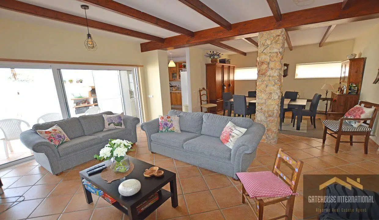 East Algarve 5 Bed Villa With Pool In Altura 4