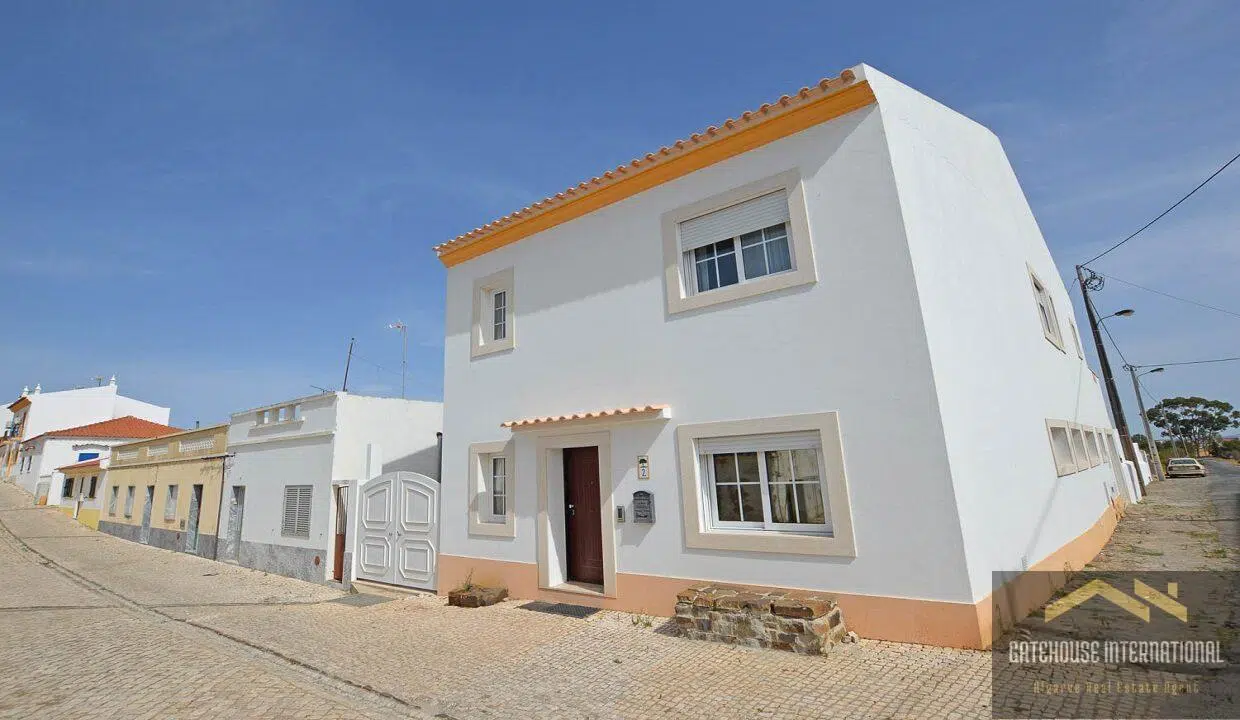 East Algarve 5 Bed Villa With Pool In Altura 9