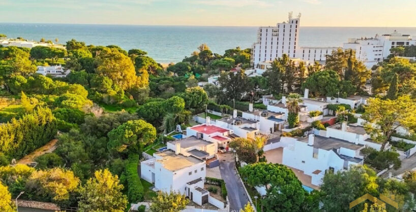 Albufeira Algarve 5 Bedroom Villa Near The Beach aeiral