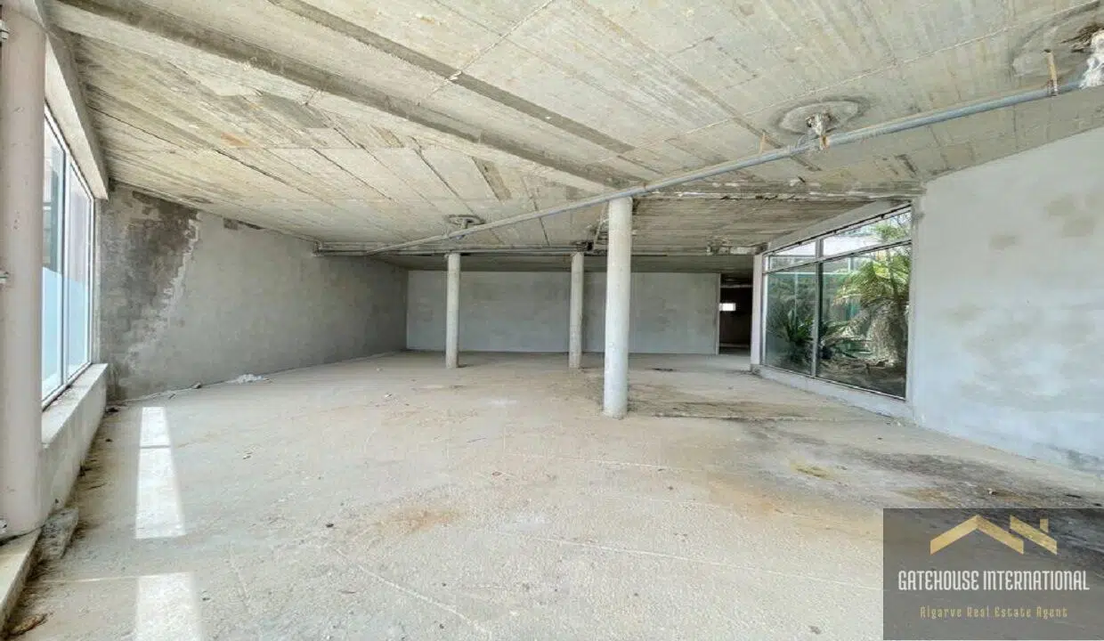 Algarve Commercial Business Property For Sale In Luz 2