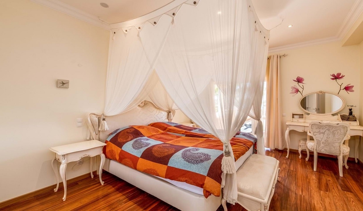 Sea Views Luxury 6 Bed Villa Sale In Lagos Algarve 0