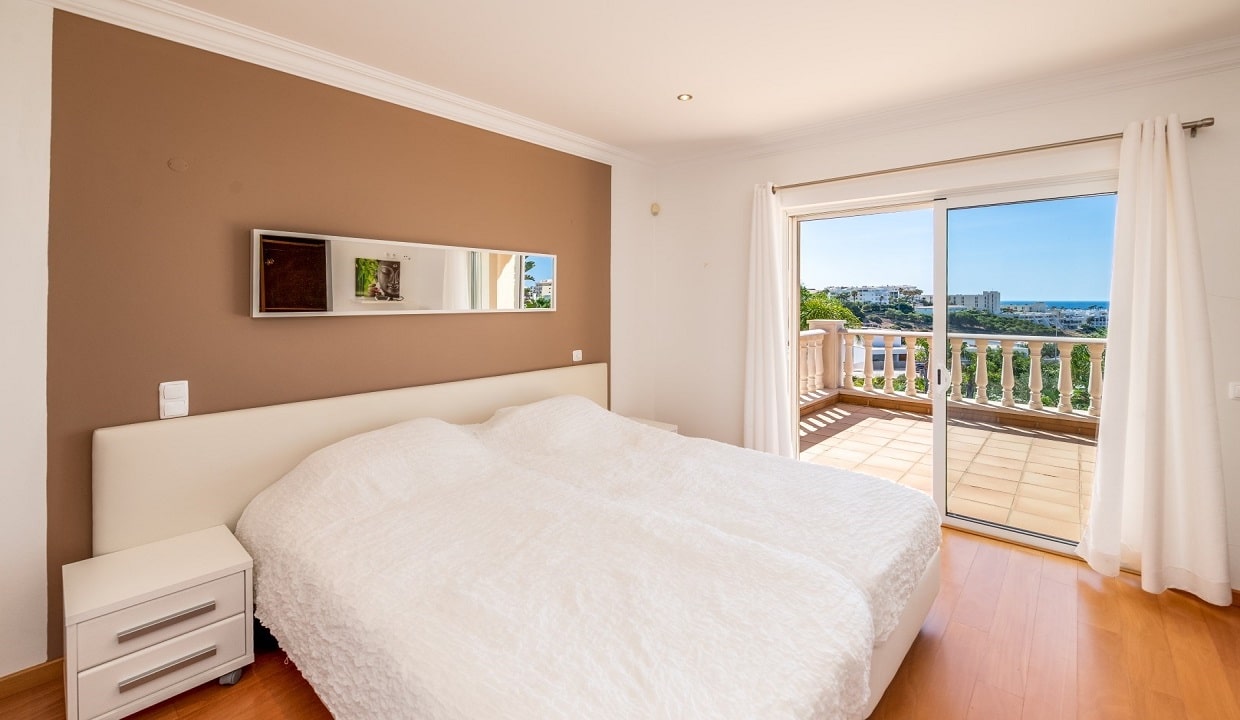 Sea Views Luxury 6 Bed Villa Sale In Lagos Algarve 00