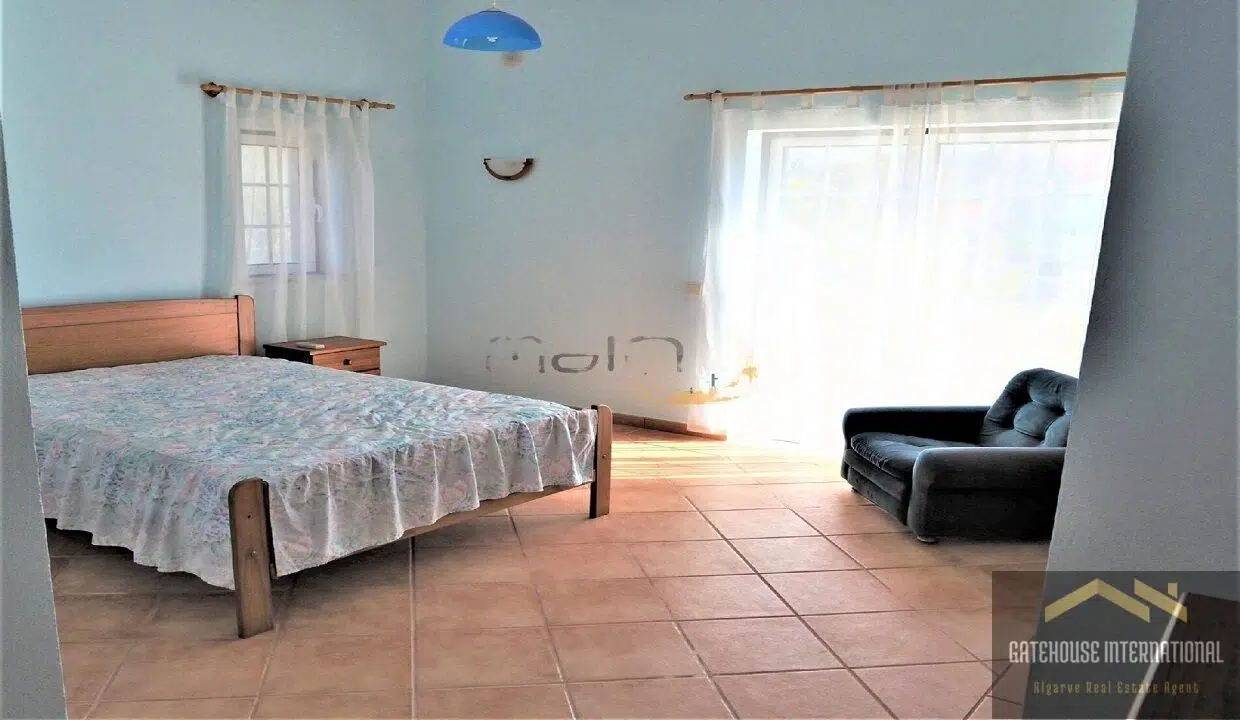 6-Bedroom-Villa-For-Sale-in-Loule-Algarve7-transformed (1)
