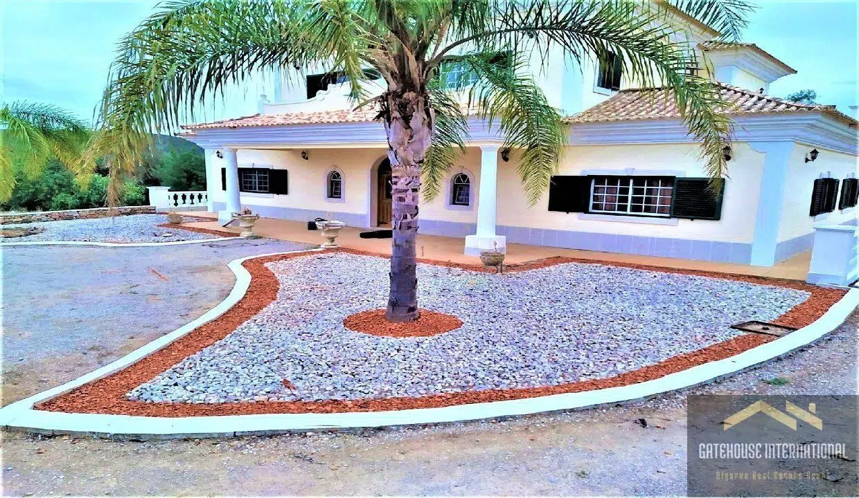 6-Bedroom-Villa-For-Sale-in-Loule-Algarve76-transformed