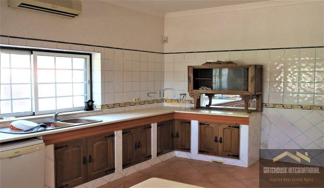 6-Bedroom-Villa-For-Sale-in-Loule-Algarve98-transformed