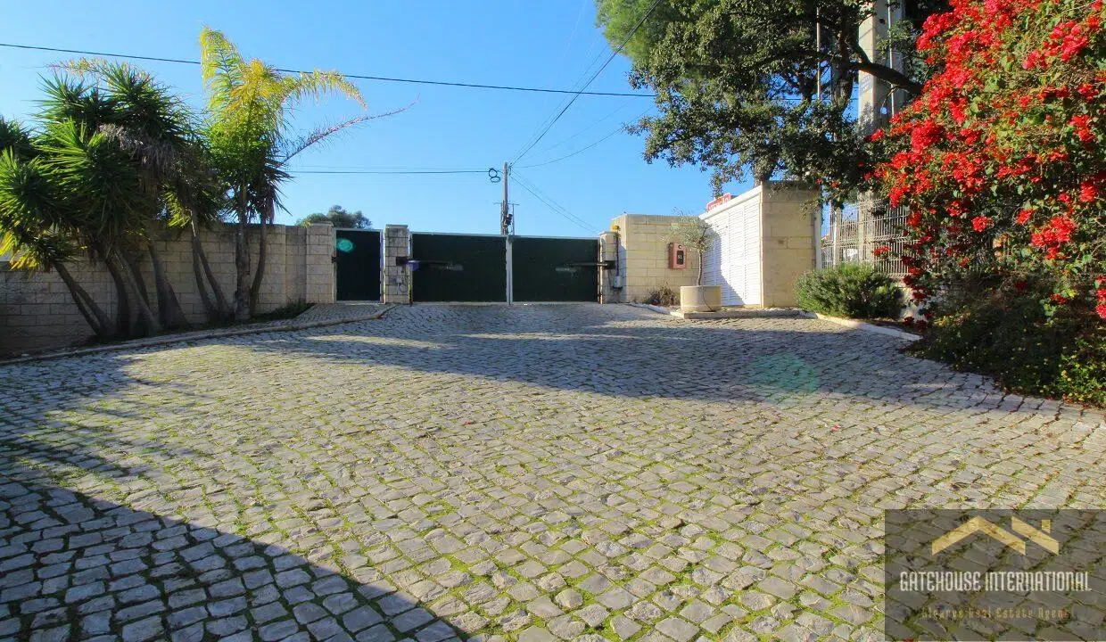 Albufeira Algarve 4 Bedroom Townhouse For Sale 433