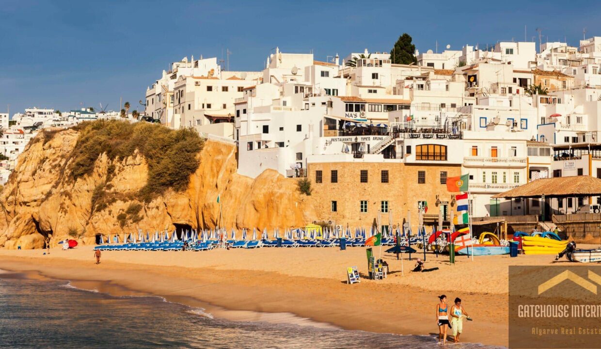10 Great Reason To Live in Albufeira scaled 1