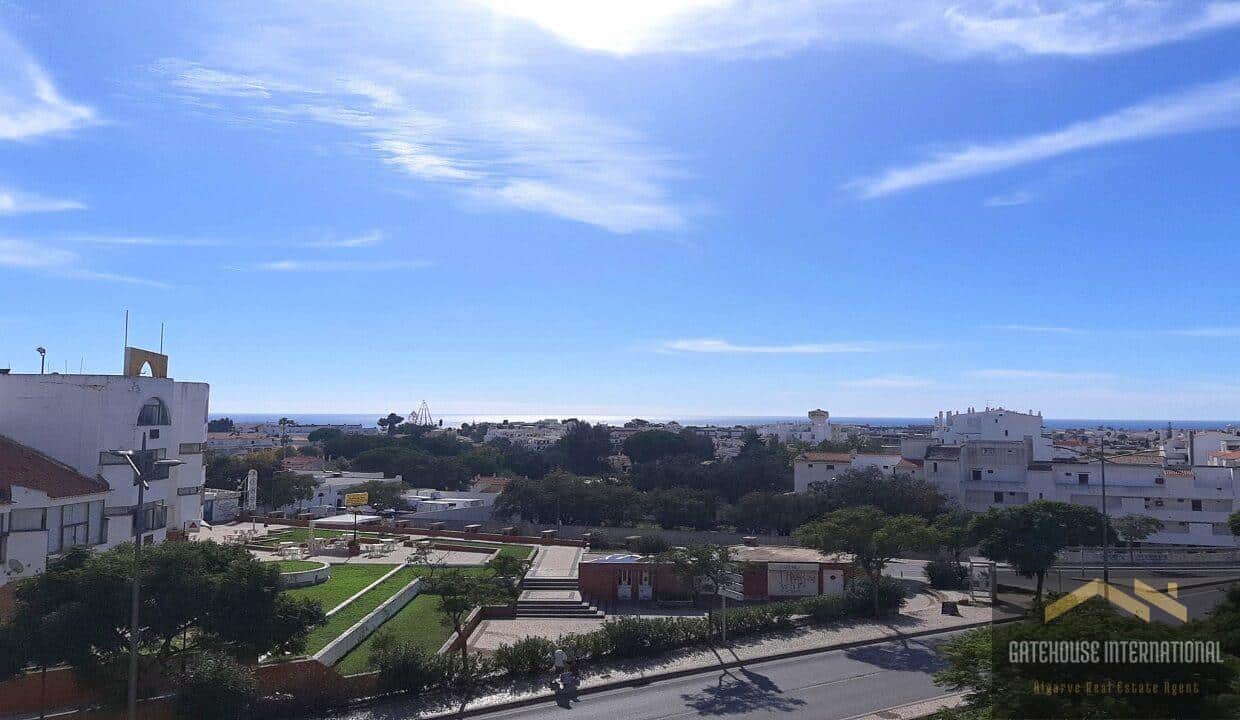 2 Bed Penthouse With Roof Terrace In Albufeira Algarve 4