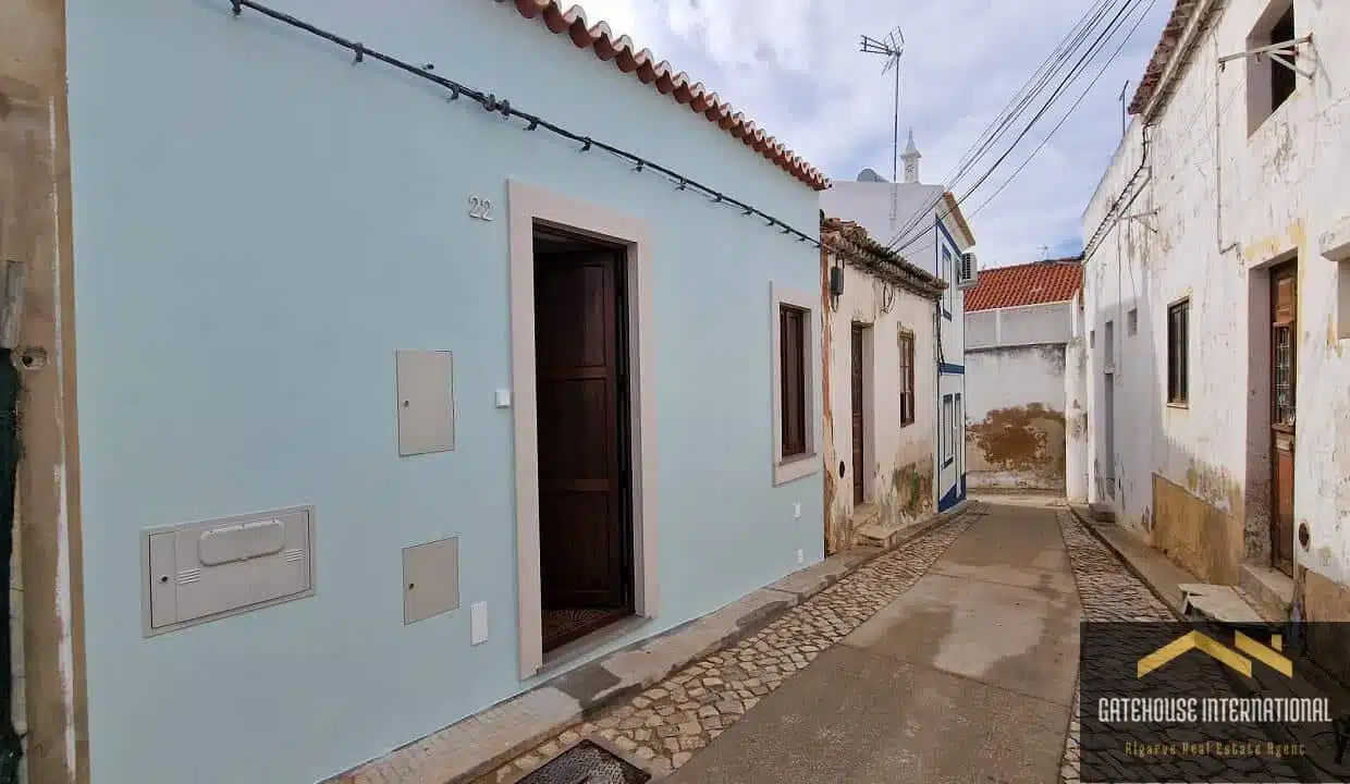 2-Bedroom-House-With-Plunge-Pool-In-Lagoa-Algarve-0