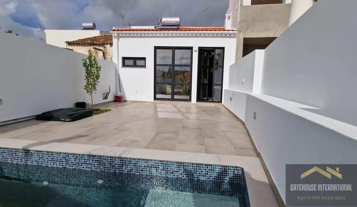 2 Bedroom House With Plunge Pool In Lagoa Algarve 9