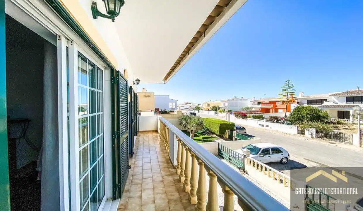 4 Bed House For Sale In Lagos Algarve Close To The Beach45