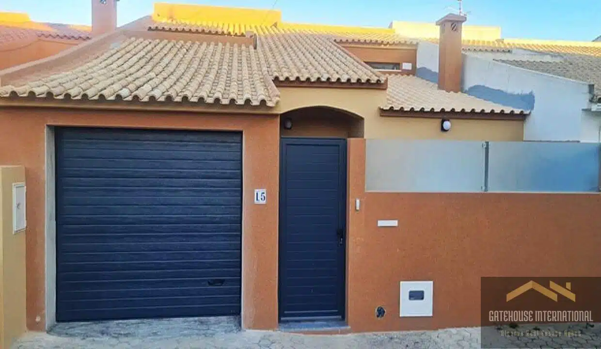 Algarve 4 Bed Townhouse With Apartment Annexe In Espiche Luz3