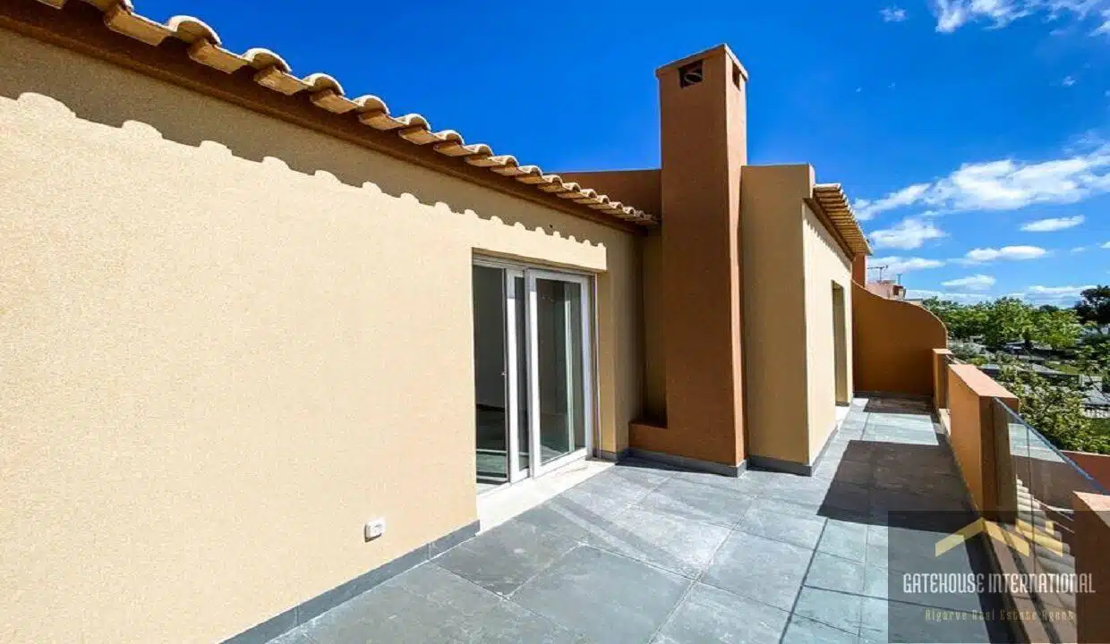 Algarve 4 Bed Townhouse With Apartment Annexe In Espiche Luz54
