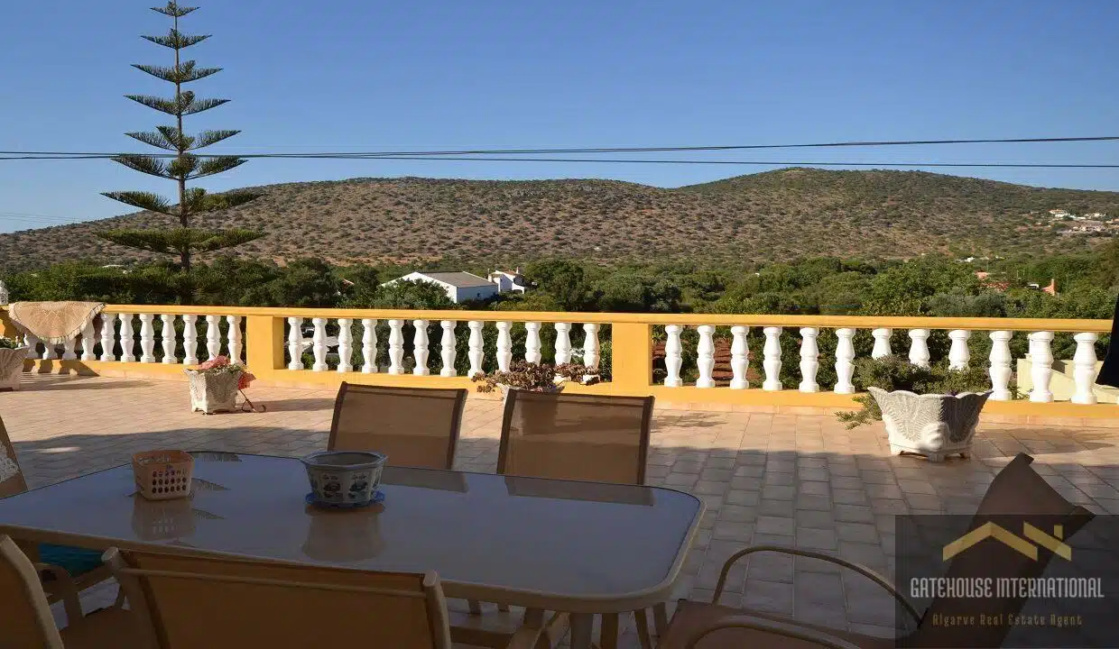 Villa With 4 Beds Plus 2 Commercial Units In Loule Algarve1