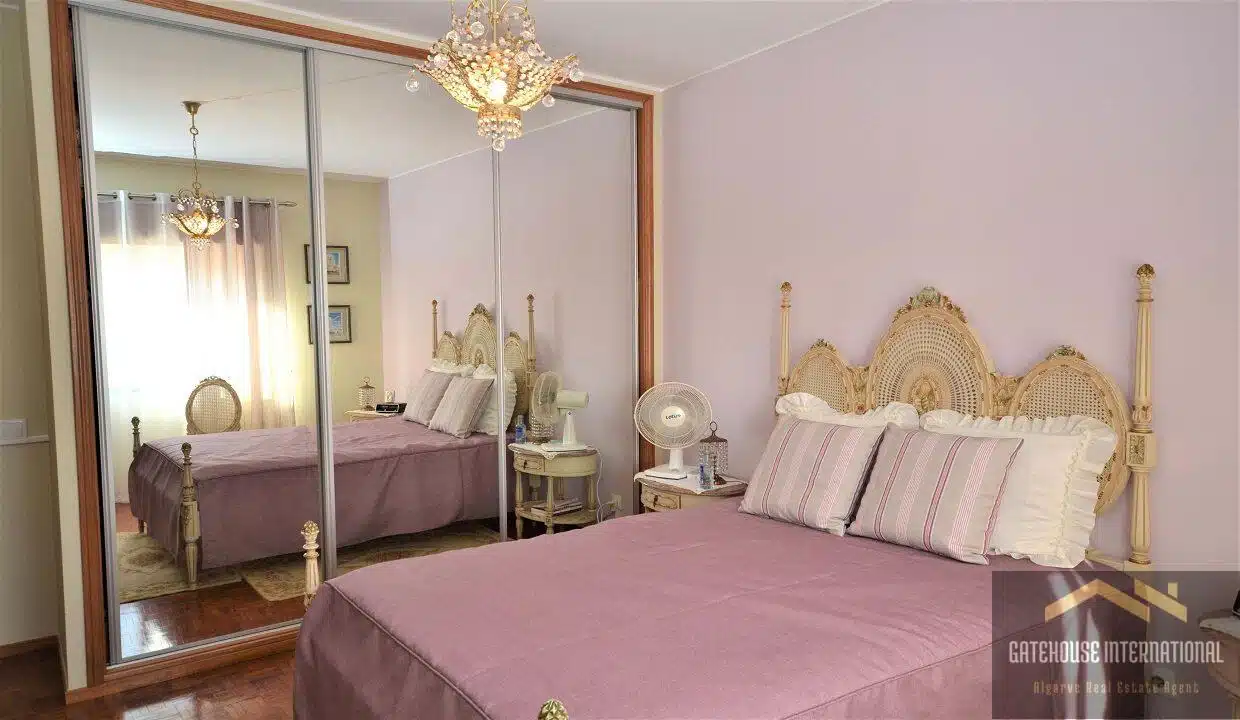 Villa With 4 Beds Plus 2 Commercial Units In Loule Algarve54