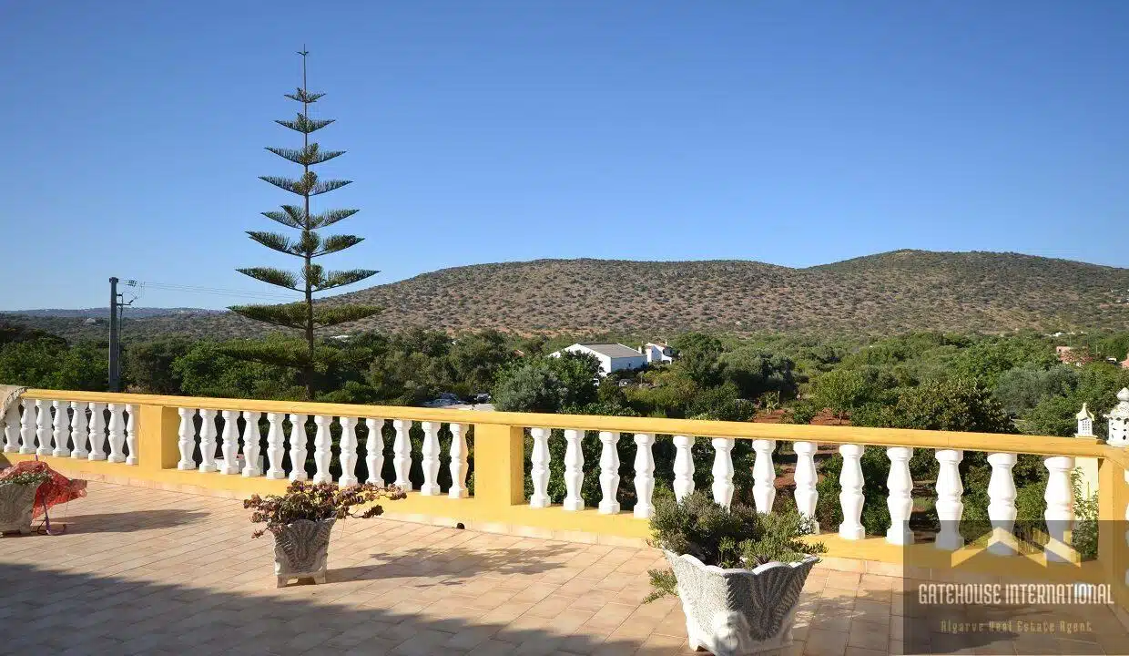 Villa With 4 Beds Plus 2 Commercial Units In Loule Algarve56