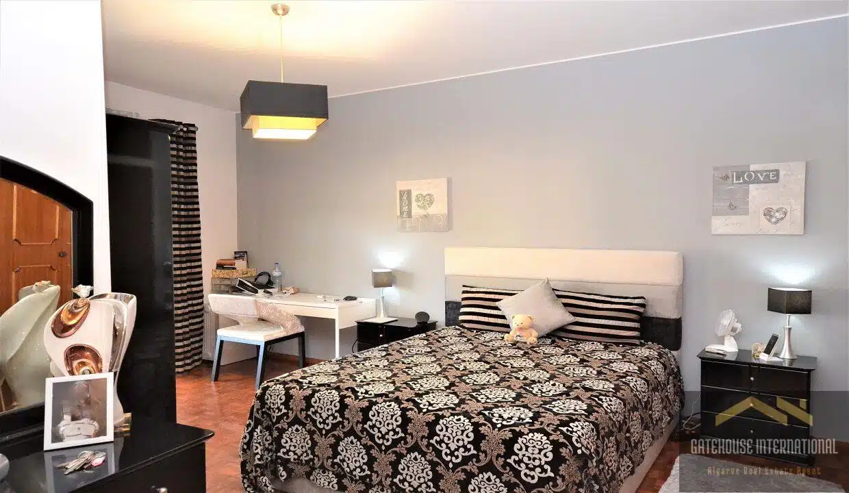 Villa With 4 Beds Plus 2 Commercial Units In Loule Algarve76