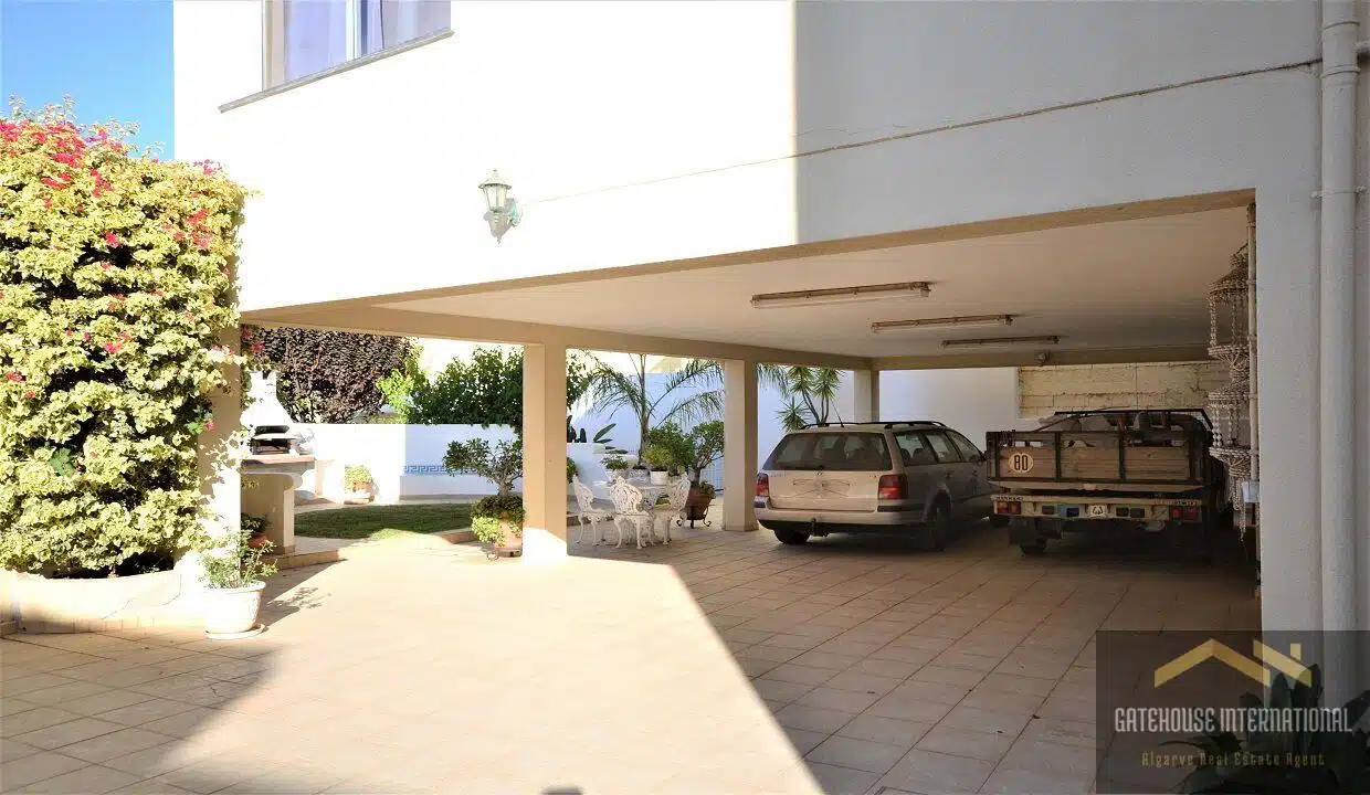 Villa With 4 Beds Plus 2 Commercial Units In Loule Algarve89