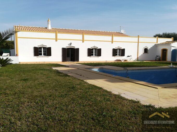 Traditionelle 3-Bett-Villa zum Verkauf in Boliqueime Algarve
