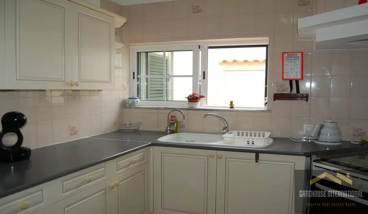 3 Bedroom Villa With Pool For Sale In Carvoeiro 12