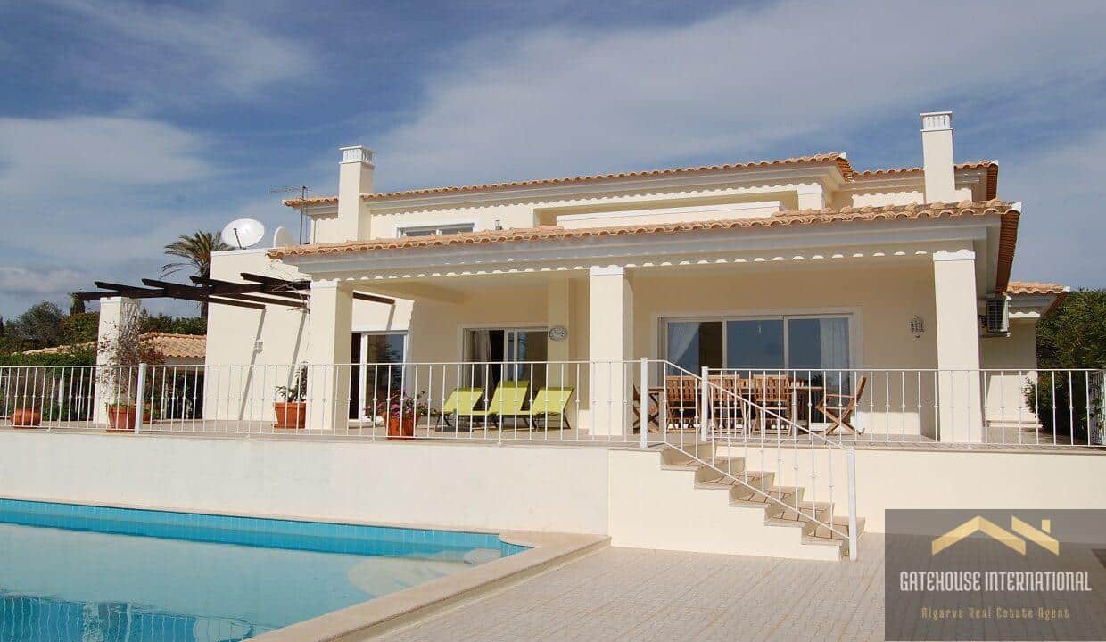 4 Bed En-suite Villa For Sale In Carvoeiro Algarve 1