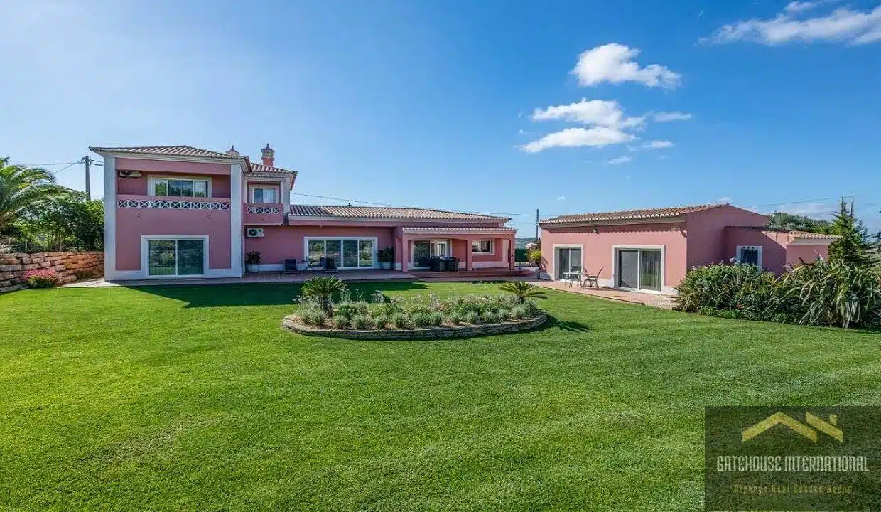 4 Bed Villa Including Annex With Pool In Praia da Luz West Algarve For Sale 32