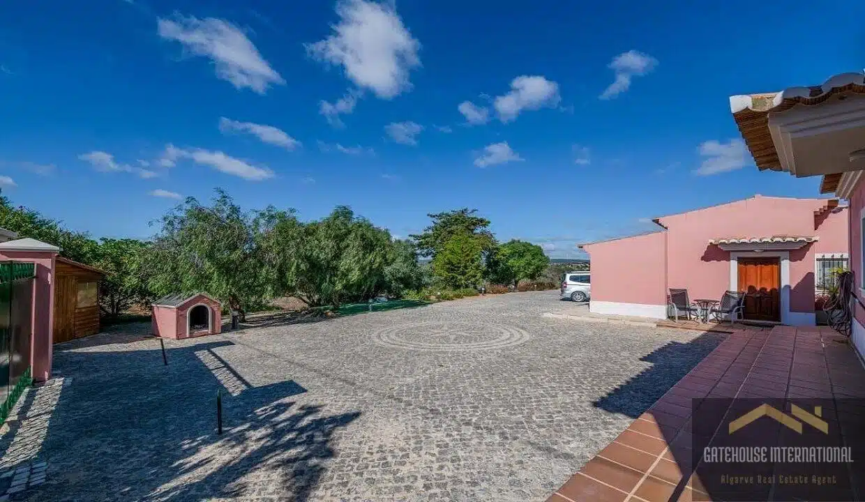 4 Bed Villa Including Annex With Pool In Praia da Luz West Algarve For Sale 34