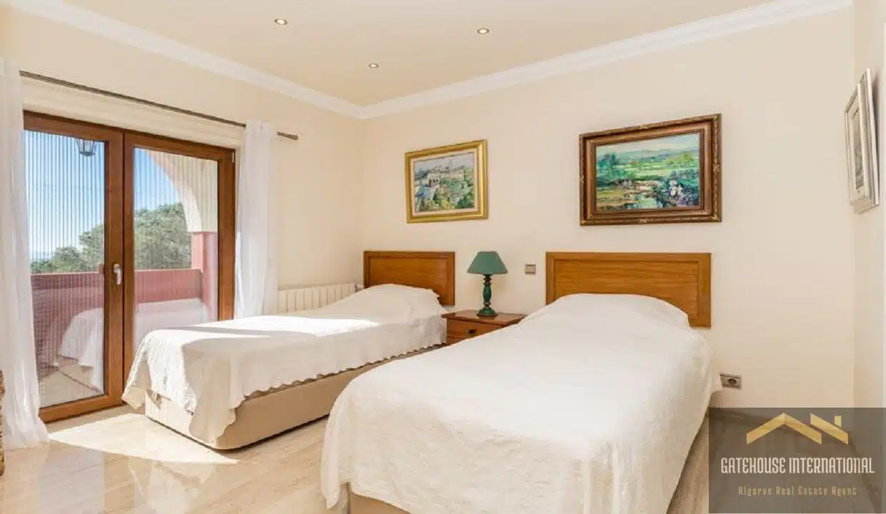 5 Bed Villa For Sale In Carvoeiro Algarve With Sea Views 00
