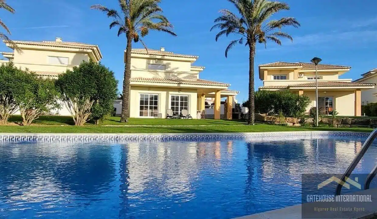 Detached 3 Bed Villa In Atalaia Lagos West Algarve For Sale 00