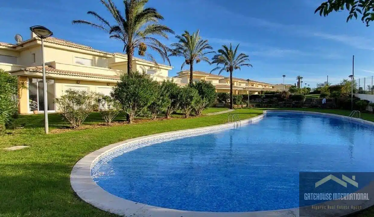 Detached 3 Bed Villa In Atalaia Lagos West Algarve For Sale 4