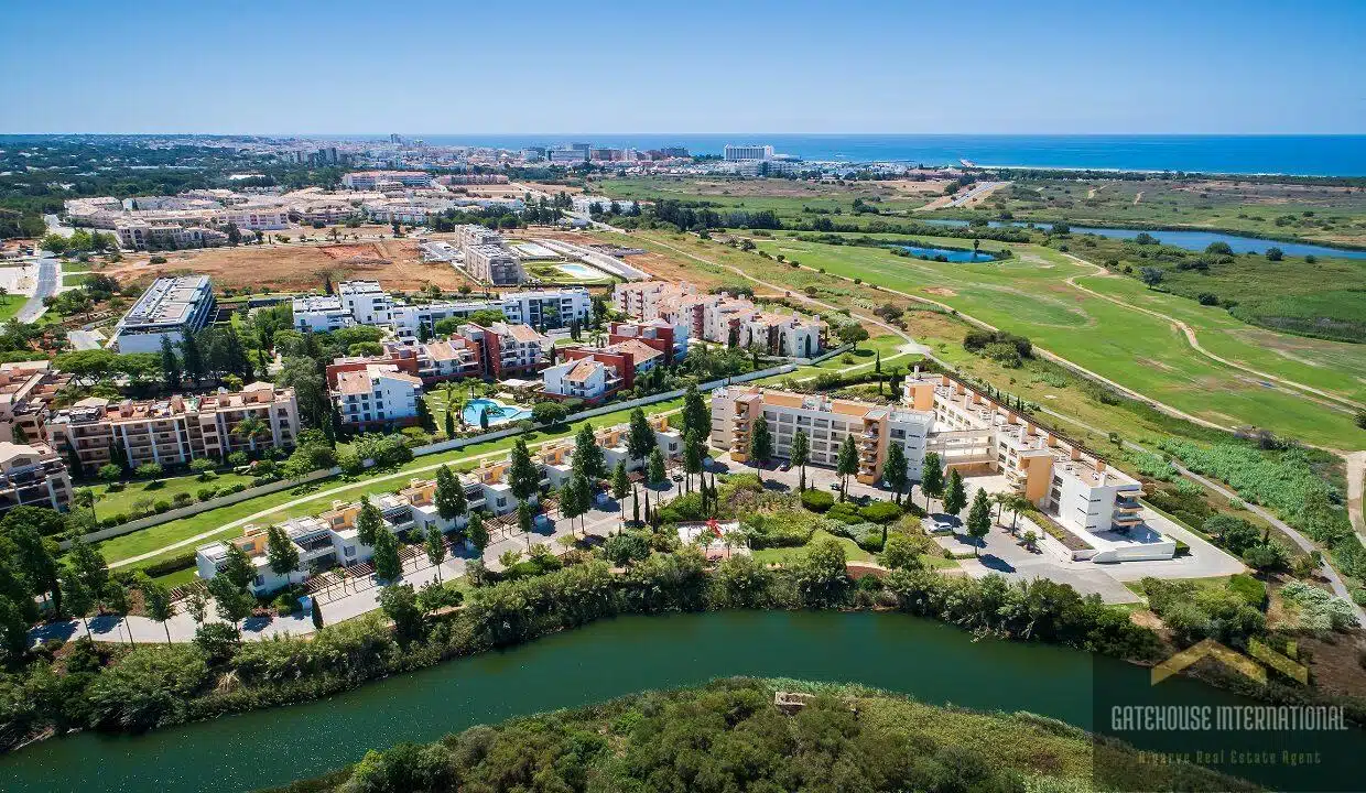 Vilamoura 3 Bed Townhouse For Sale With Golf & Distant Sea Views8