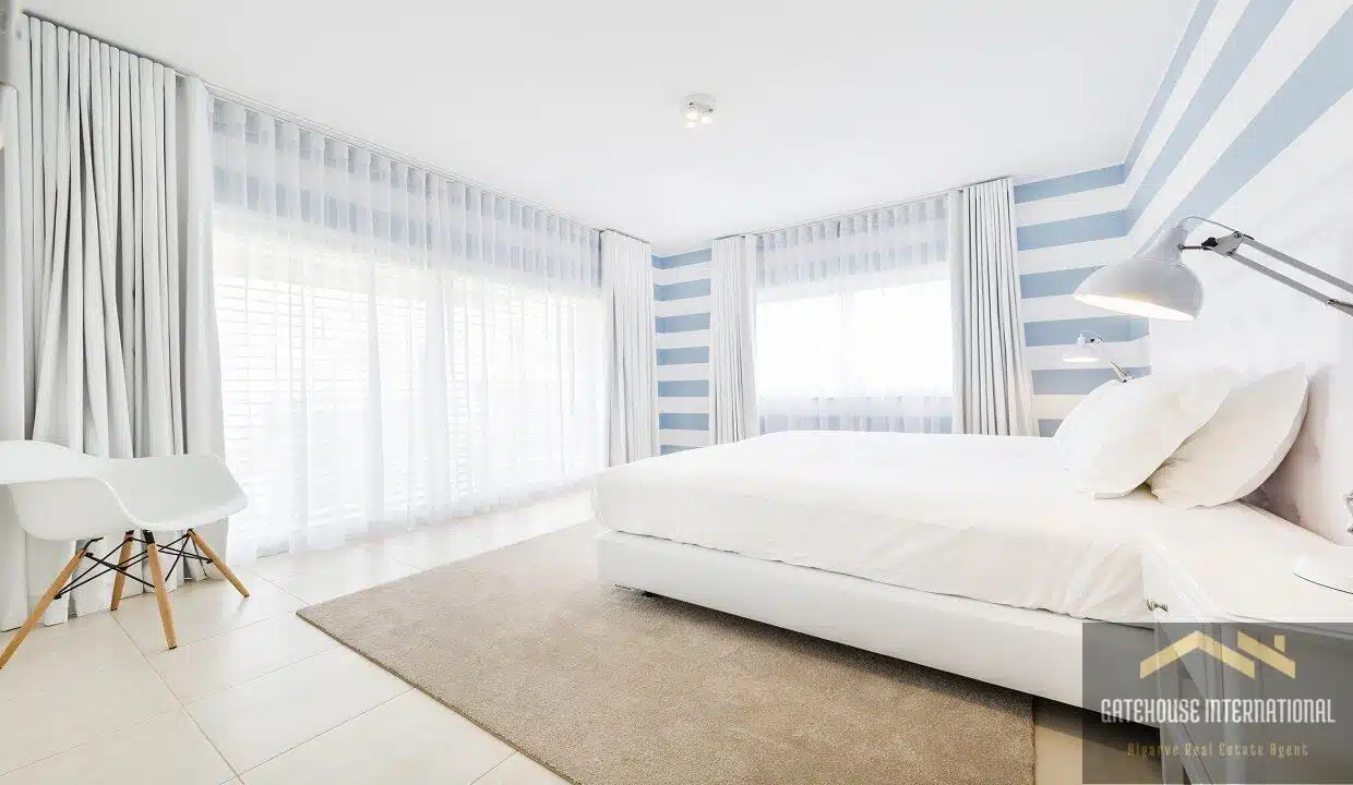 Vilamoura Sea & Golf View Triplex 2 Bed Apartment For Sale 32