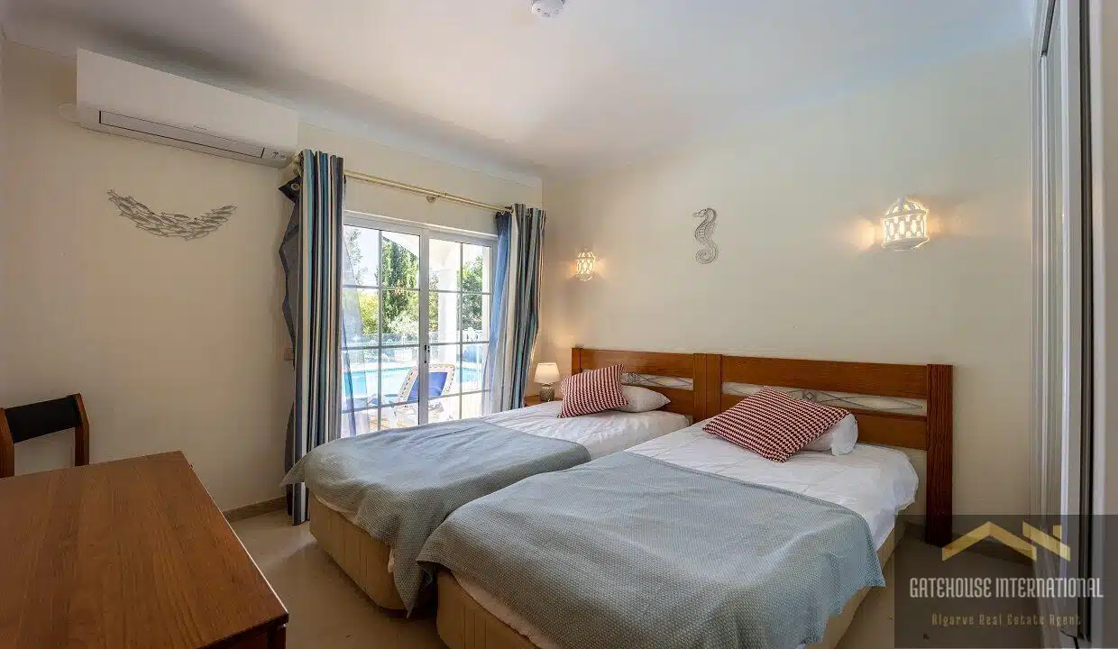 West Algarve Villa On Santo Antonio Golf Resort With 5 Beds 00
