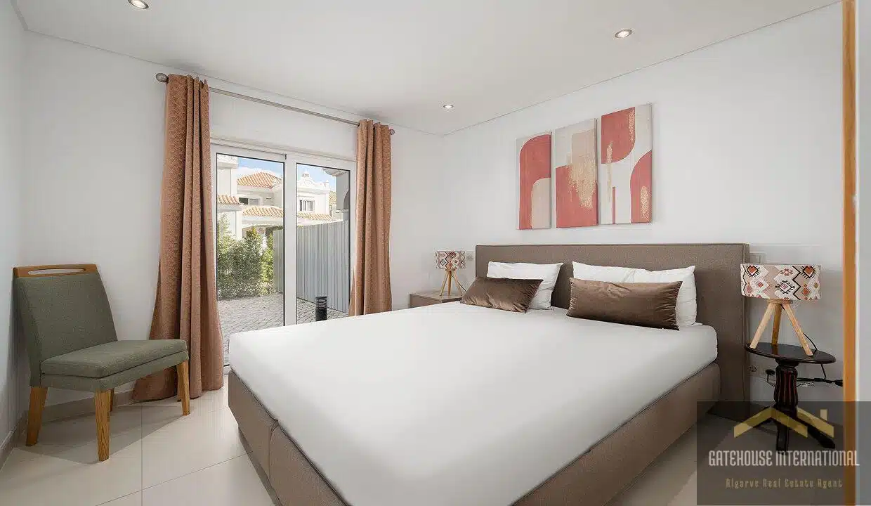 3 Bed House On The Crest Almancil Algarve 5