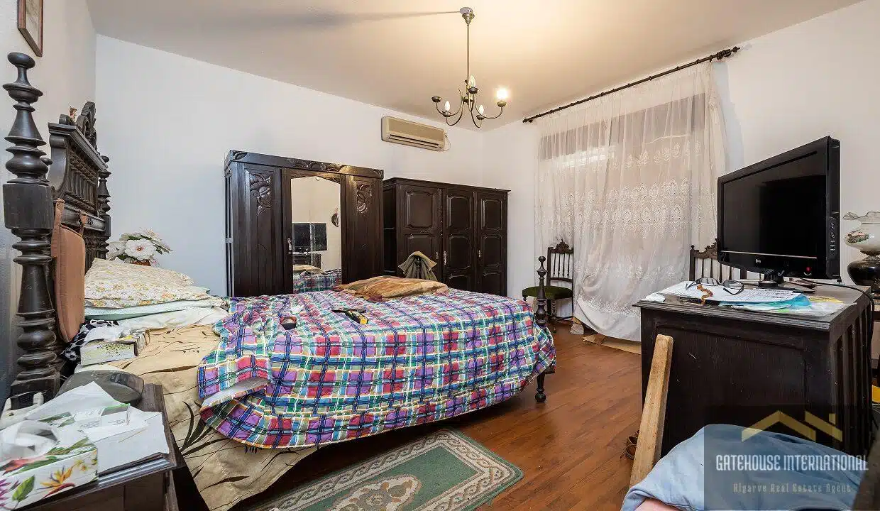3 Bed Traditional Villa For Sale In Bordeira Santa Barbara de Nexe 30