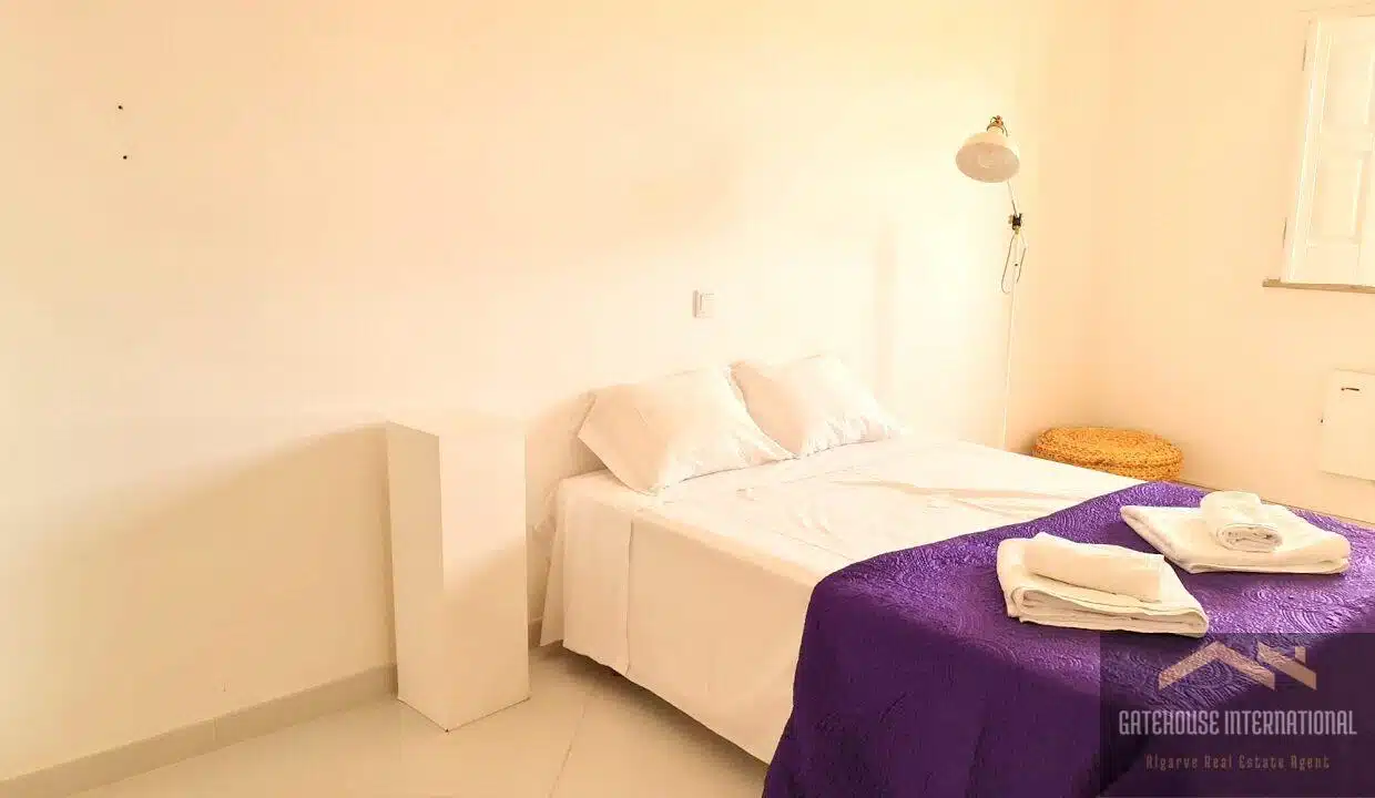 3 Bedroom Apartment With Pool In Albufeira Algarve 09