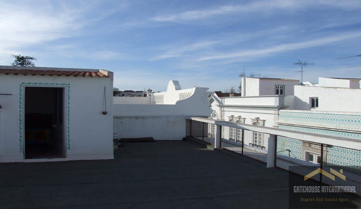 4 Bed Townhouse with Roof Terrace and Garage In Tavira Centre 09